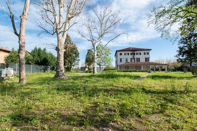 4 LOCALI A CARPI