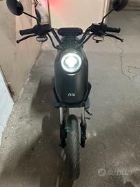Niu uqi scooter elettrico