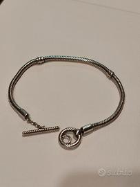 Bracciale Pandora Moments con chiusura a T 