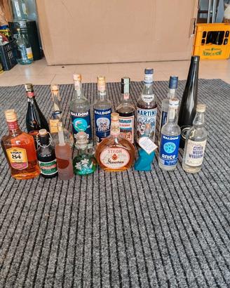 Lotto bottiglie liquori da collezione