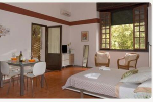 Monolocale con piscina