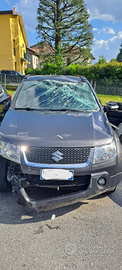 Suzuki Grand Vitara incidentata