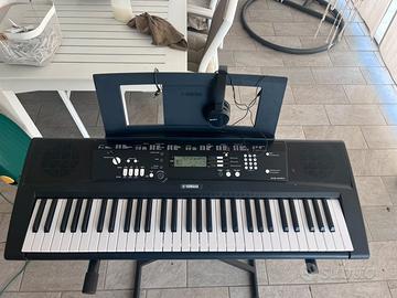 Pianola Yamaha EZ220