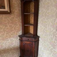 Angoliera in legno