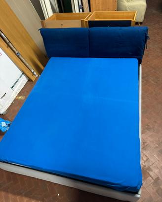 Letto matrimoniale completo di rete e materasso