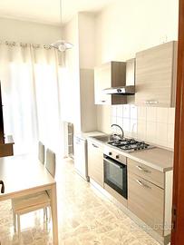 Bilocale - ampia camera con letto matrimoniale