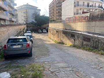 Pressi tisia garage mq 20 circa