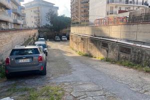 Pressi tisia garage mq 20 circa