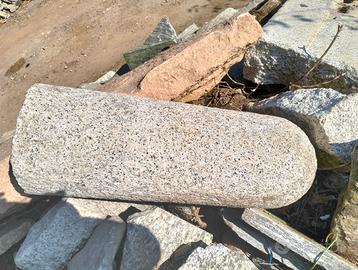 paracarri in granito bianco montorfano