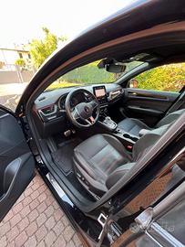 Rwnault Arkana Etech RS line