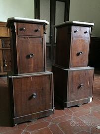 Coppia comodini antichi