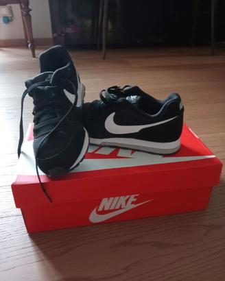 scarpa Nike md runner 2 tg 37.5