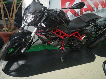 Benelli bn125 black friday al 50% bike back