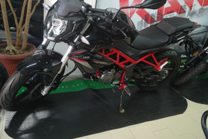 Benelli bn125 black friday al 50% bike back