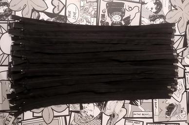 30 Cerniere Nere Professionali. Italia. 50 x 3. 