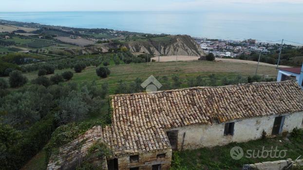 RUSTICO A ROSETO DEGLI ABRUZZI