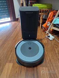 Roomba i3 + base e ricambi 