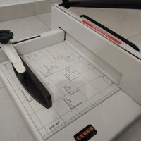 Taglierina professionale per carta e tessuti