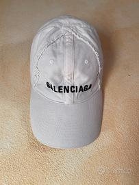 Cappello Balenciaga con tesa in cotone