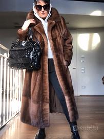 Splendida pelliccia di visone lunga a pelli intere