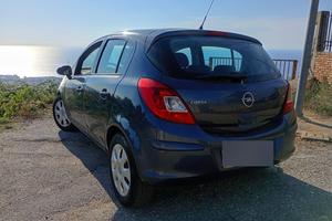 Opel corsa 5 porte benzina Neopatentati
