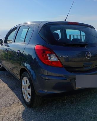 Opel corsa 5 porte benzina Neopatentati