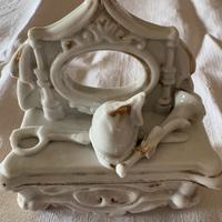 Antica scatolina in ceramica