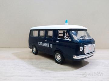 2 MODELLINI 1/43 CARABINIERI ITALIANI FIAT,LANCIA