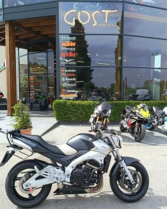 Suzuki GSR 600 gsr 600