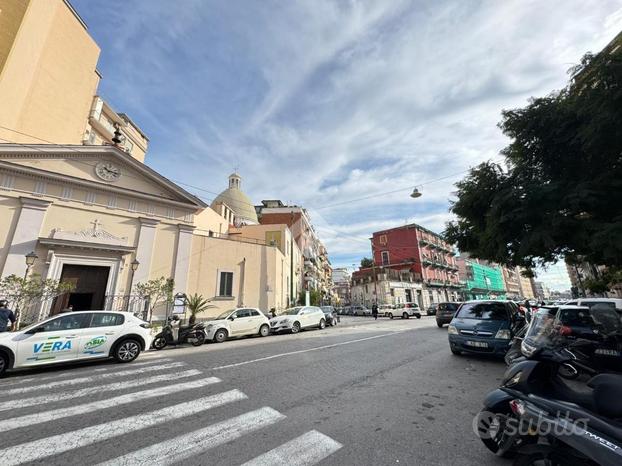 3 LOCALI A NAPOLI