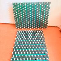 pannello elettronico con LED montati su circuito s