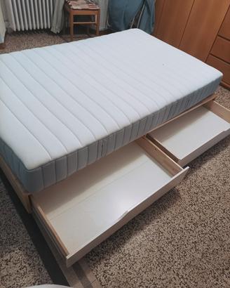 letto IKEA e accessori