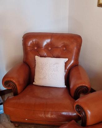 Divano e due poltrone in pelle