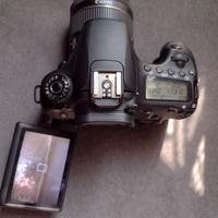 Canon EOS 60D + EFS 18-55 IS