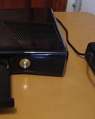 XBOX 360  S  più 6 giochi