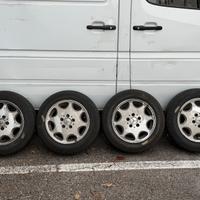 Cerchi in lega originali Mercedes da 15” per 190 E