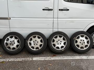 Cerchi in lega originali Mercedes da 15” per 190 E