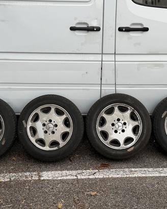 Cerchi in lega originali Mercedes da 15” per 190 E