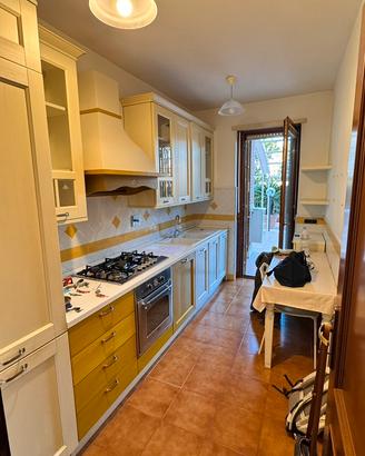 Strutture/ante cucina lineare Veneta Cucine 380 cm