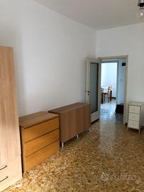 Stanza per sole donne