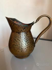 Brocca Vintage in Rame Battuto a Mano - Rustico