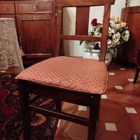 Sei sedie in legno con cuscini