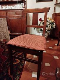 Sei sedie in legno con cuscini