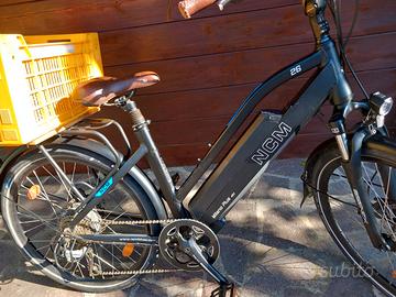 Bici elettrica pedalata assistita  autonomia120 km