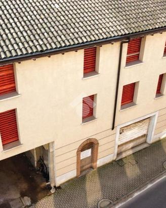 3 LOCALI A BARBARIGA