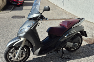 Geopolis GT 300i anno 2014