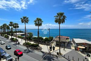 6 LOCALI A GENOVA