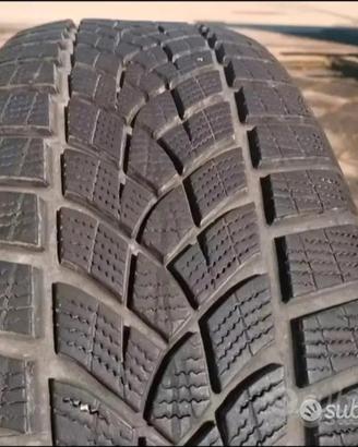 A.F.F.A.R.E 2 Gomme invernali 215/60/16 GOOD YEAR