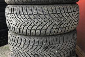 “4 Pneumatici Bridgestone Blizzard 215/55 “
