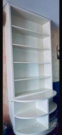 Libreria con scaffali e vano contenitore